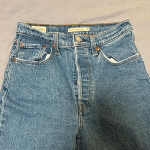 Levi’s Ribcage Straight Ankle Jeans